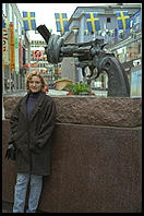 An anti-violence gun statue in central Stockhom (with Eve Andersson in front)
